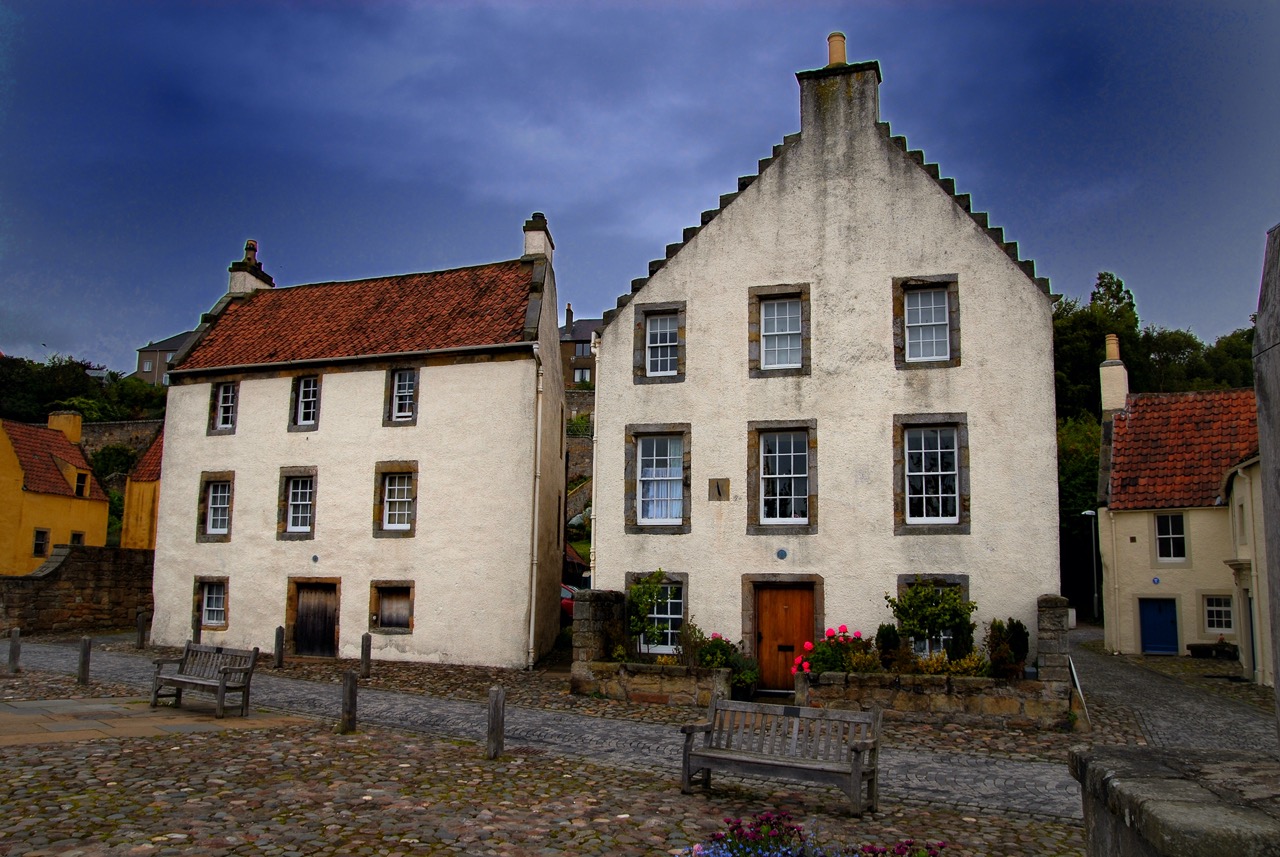 36 zz Case Culross.jpg